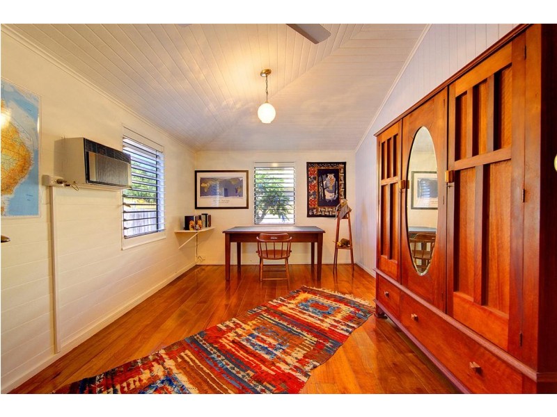 5 Mary street, West End QLD 4810