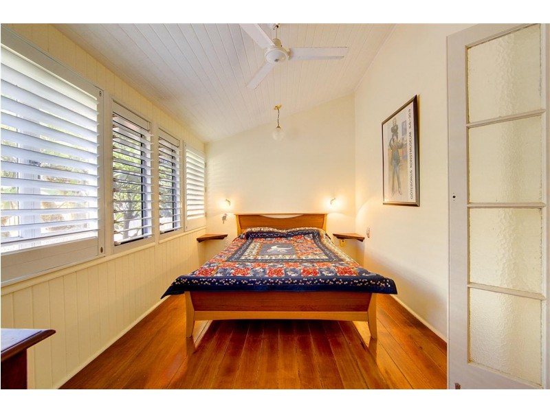 5 Mary street, West End QLD 4810