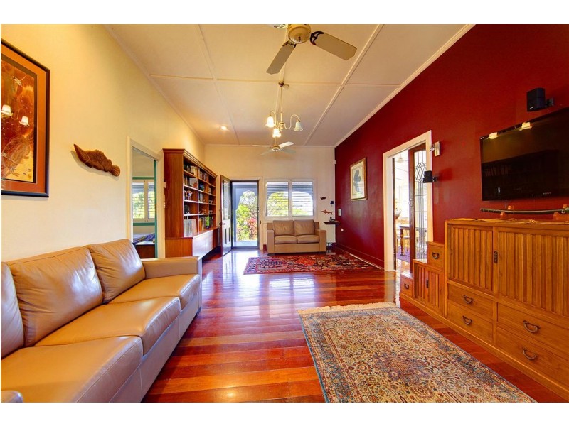 5 Mary street, West End QLD 4810