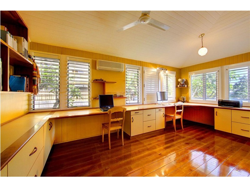 5 Mary street, West End QLD 4810