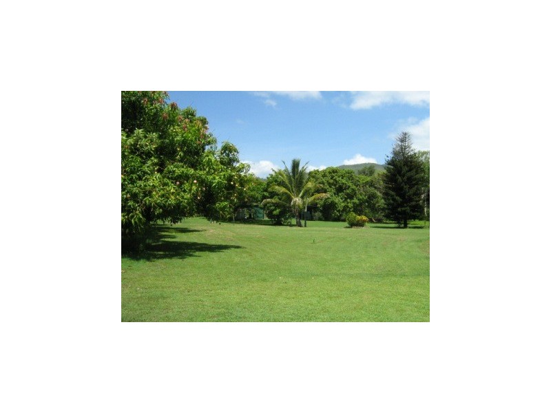 75 Alligator Creek Road, Alligator Creek QLD 4816