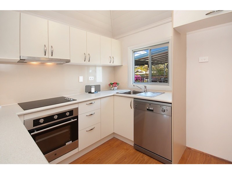 6 Ninth Avenue, Railway Estate QLD 4810