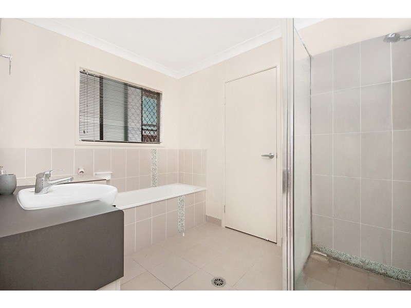 24 Ellsworth Drive, Mount Louisa QLD 4814