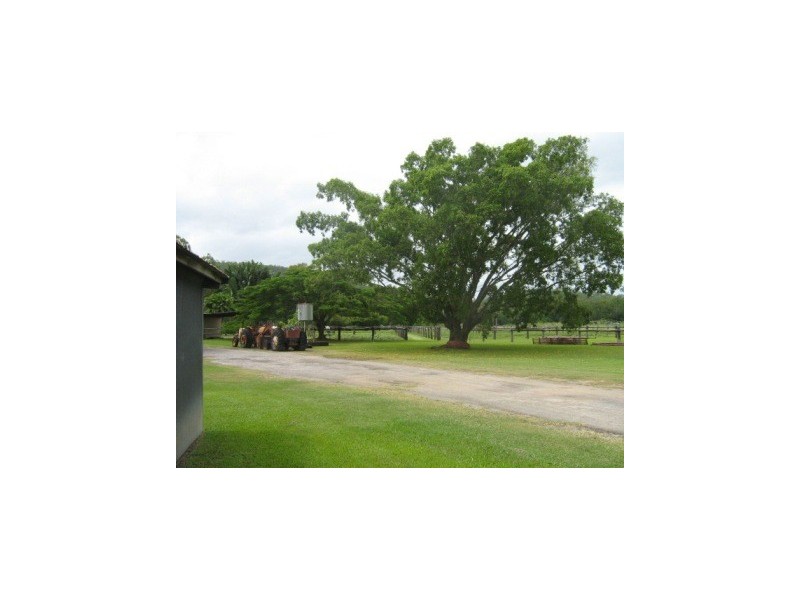 1006 Woodstock Giru Road, Mount Surround QLD 4809