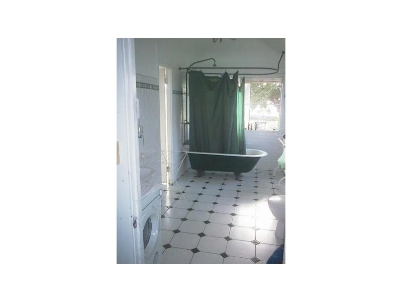 325 Crocodile Creek Road, Cape Cleveland QLD 4810