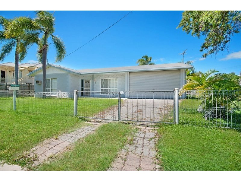 2 Goodwin Street, Currajong QLD 4812