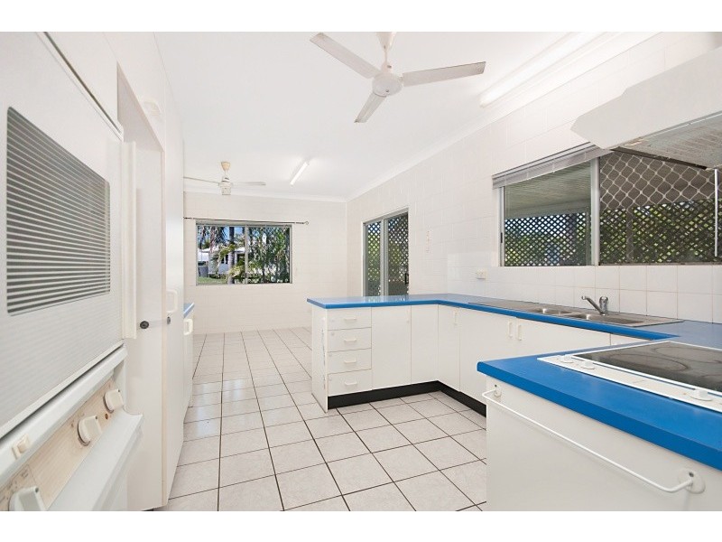 2 Goodwin Street, Currajong QLD 4812