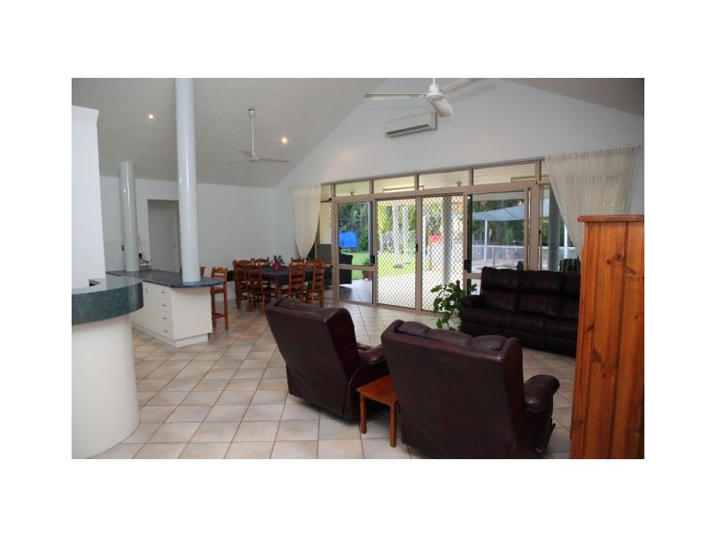 15 Pacific Avenue, Bushland Beach QLD 4818