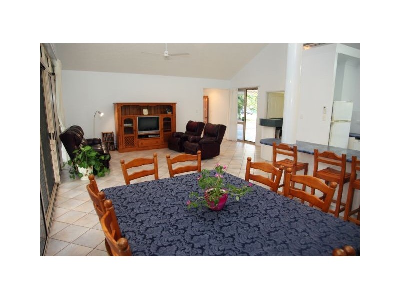 15 Pacific Avenue, Bushland Beach QLD 4818