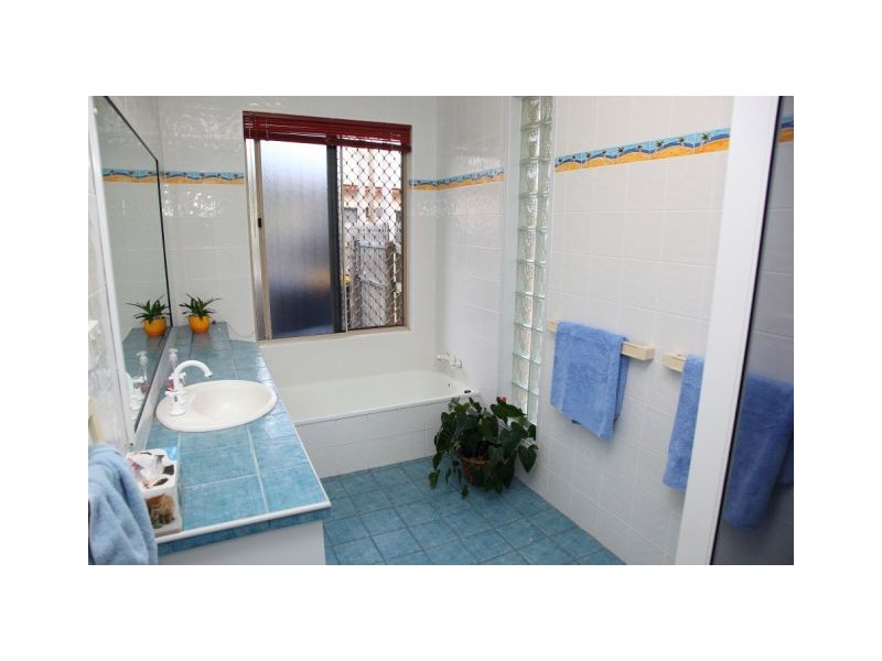 15 Pacific Avenue, Bushland Beach QLD 4818