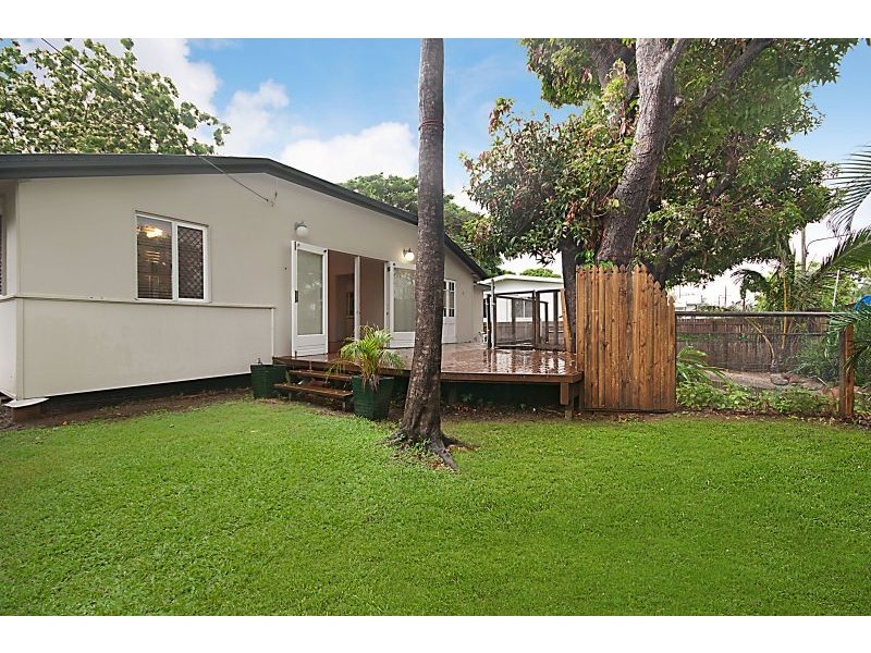 6 Lomax Street, Mysterton QLD 4812