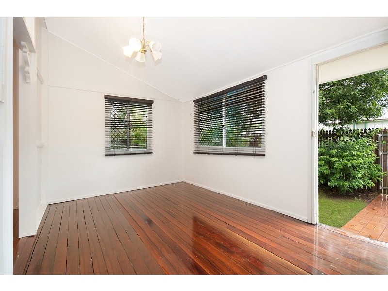 6 Lomax Street, Mysterton QLD 4812