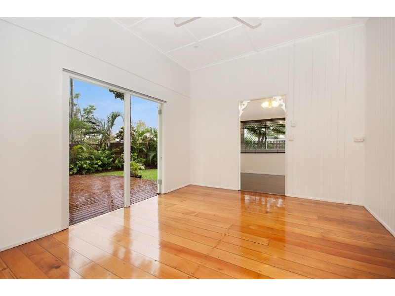 6 Lomax Street, Mysterton QLD 4812