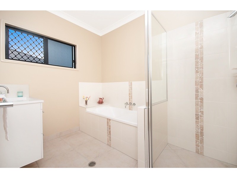 21 Browning Street, Mount Louisa QLD 4814