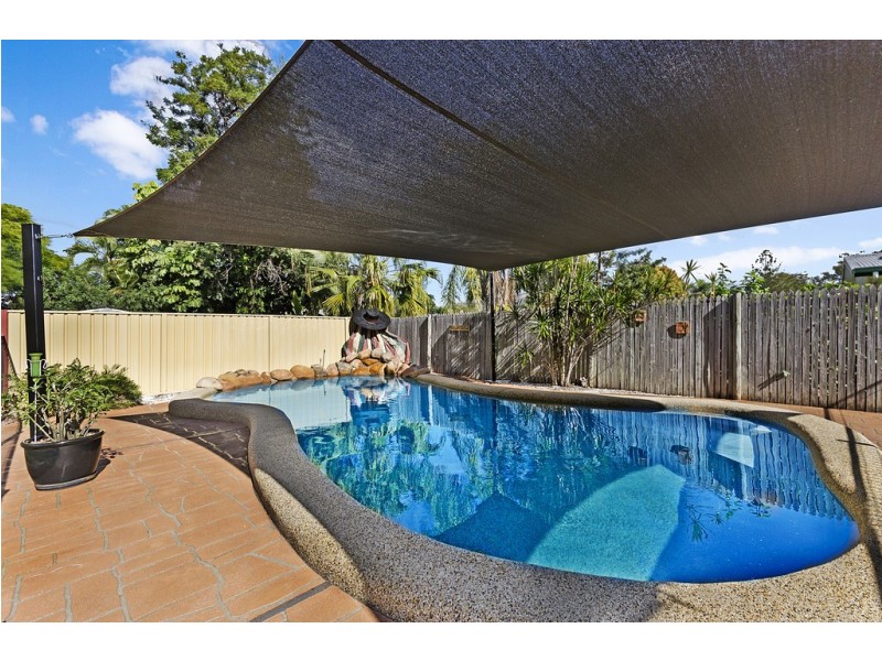 30 Jannila Avenue, Cranbrook QLD 4814