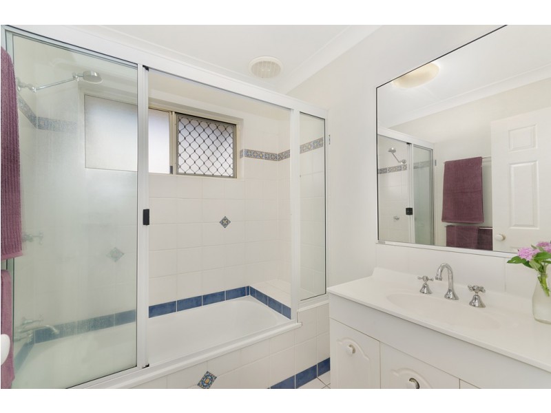 2 Black Braes Court, Mount Louisa QLD 4814