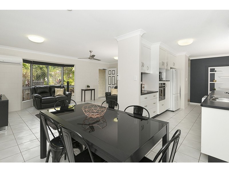 4 Courtney Street, Cranbrook QLD 4814