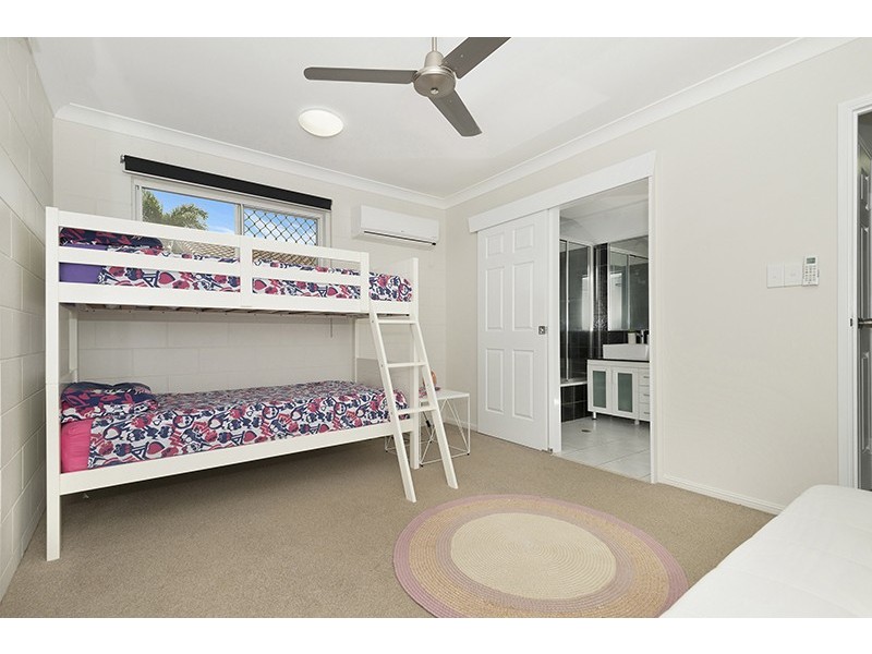 4 Courtney Street, Cranbrook QLD 4814