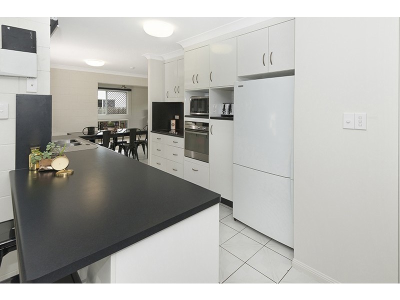 4 Courtney Street, Cranbrook QLD 4814