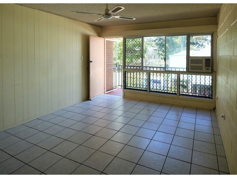 2/135 Mitchell Street, North Ward QLD 4810