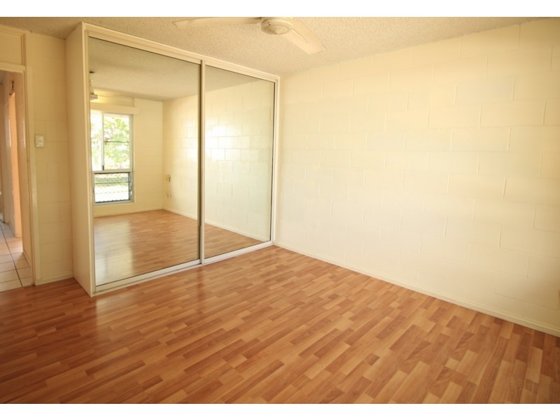 2/135 Mitchell Street, North Ward QLD 4810