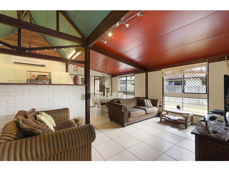 10 Woodlea Crt, Kelso QLD 4815