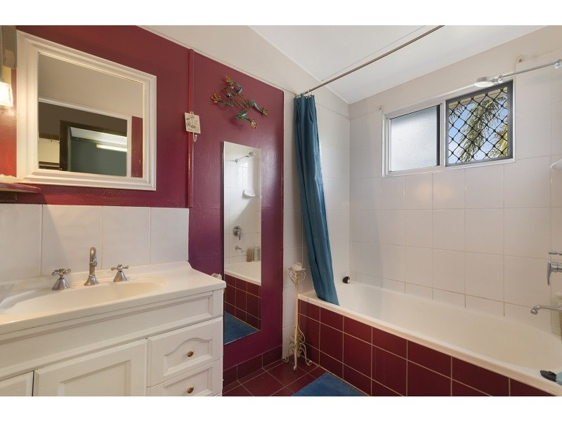 10 Woodlea Crt, Kelso QLD 4815