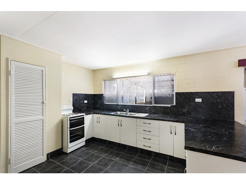 15 Banksia Street, Kirwan QLD 4817