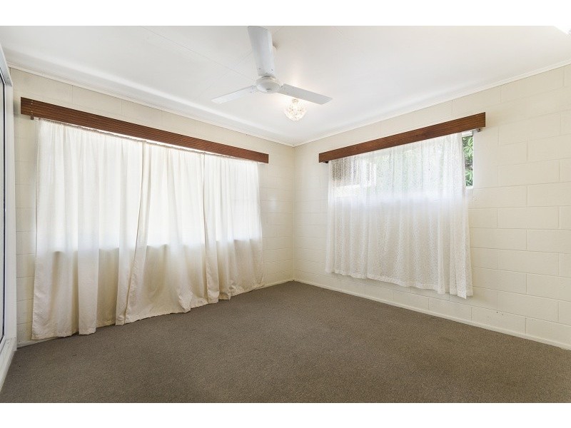 15 Banksia Street, Kirwan QLD 4817