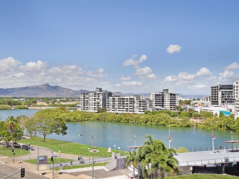 611/2 Dibbs Street, South Townsville QLD 4810