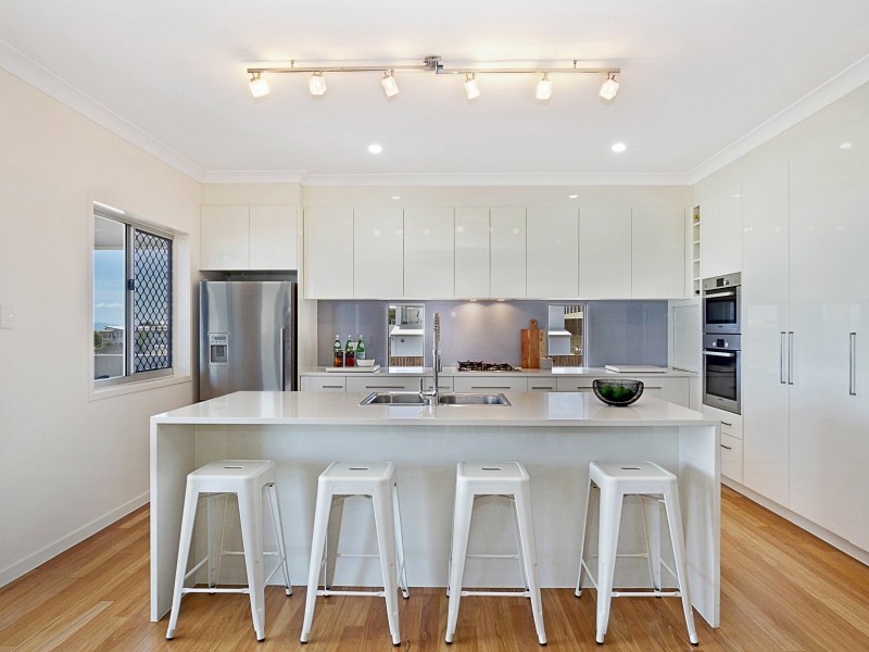 13 Cashell Crescent, Bushland Beach QLD 4818