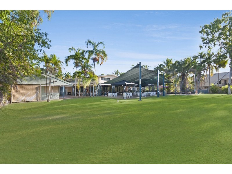 Bushland Beach QLD 4818