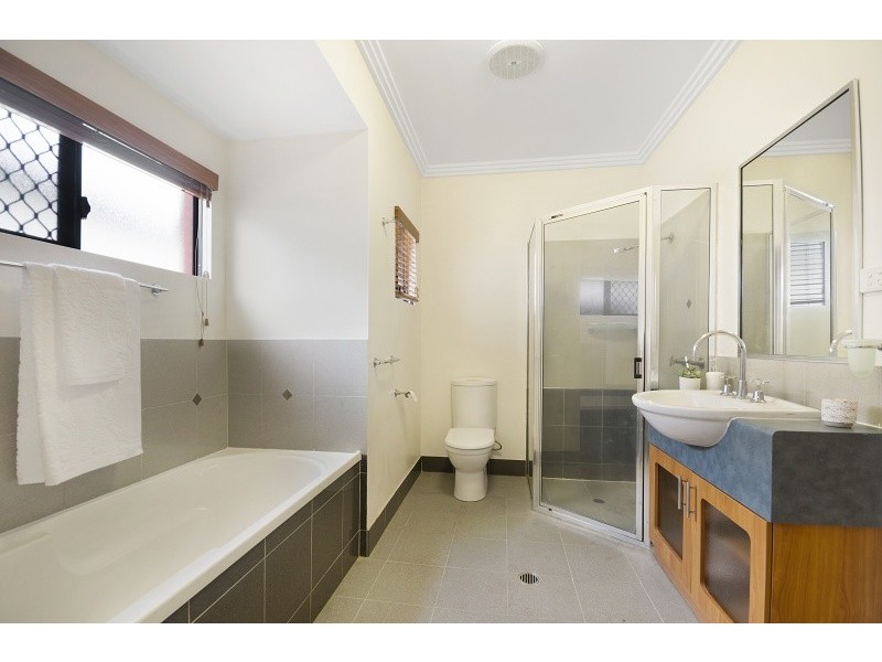 40 Estuary Parade, Douglas QLD 4814