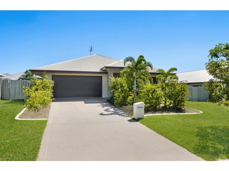 Bushland Beach QLD 4818