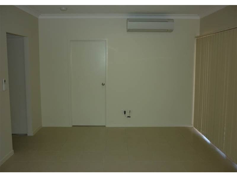 Bushland Beach QLD 4818