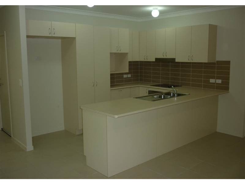 Bushland Beach QLD 4818