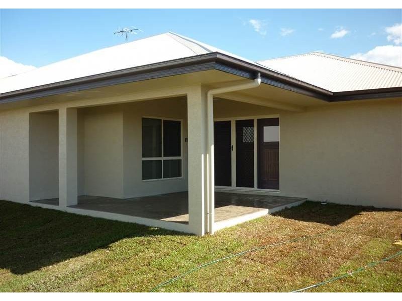 Bushland Beach QLD 4818