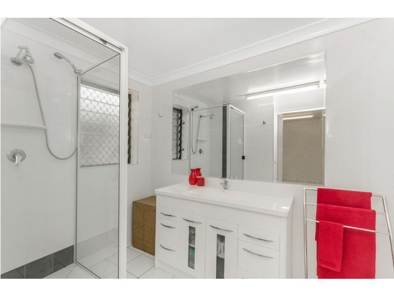 8 Keesing Road, Douglas QLD 4814