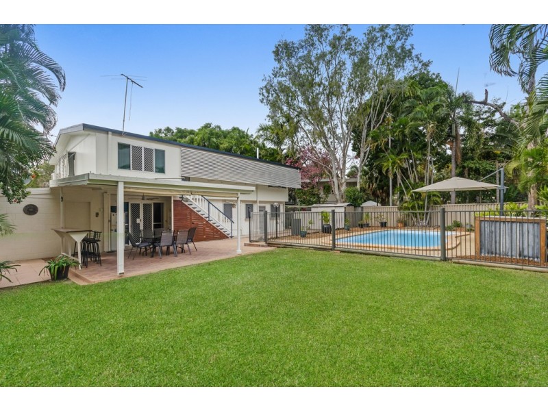 8 Keesing Road, Douglas QLD 4814