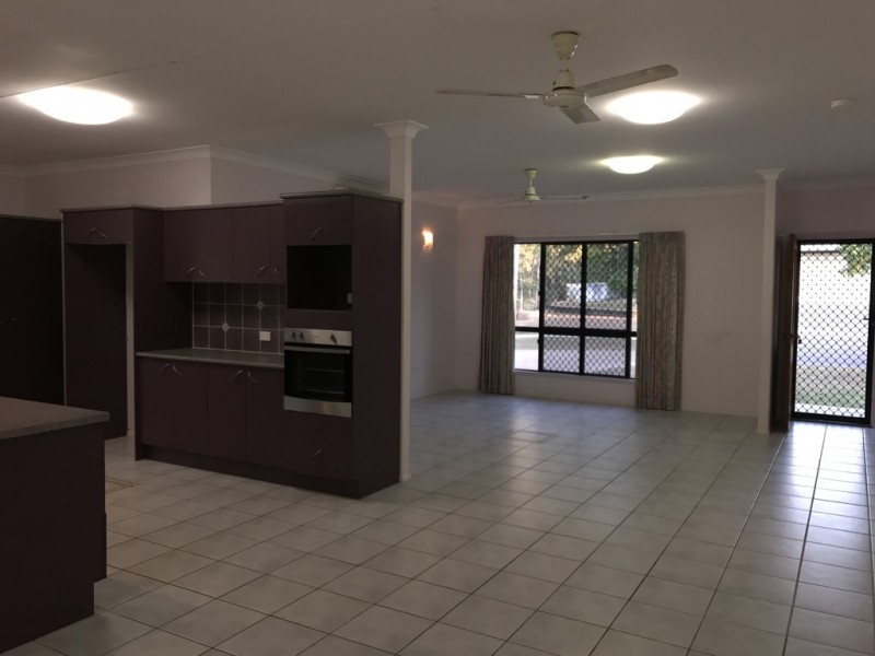 7 Ella Court, Mount Louisa QLD 4814