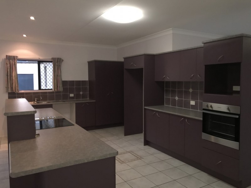 7 Ella Court, Mount Louisa QLD 4814