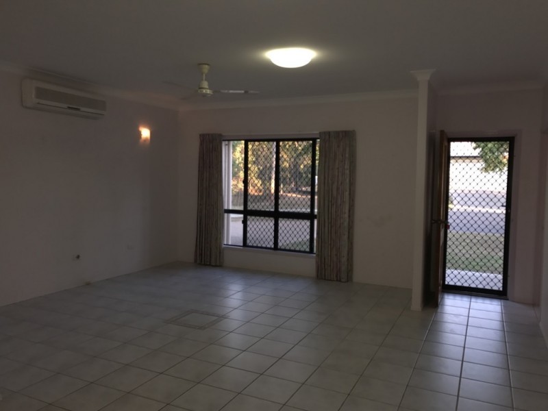 7 Ella Court, Mount Louisa QLD 4814