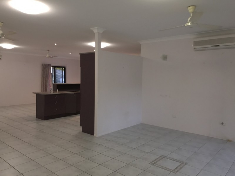 7 Ella Court, Mount Louisa QLD 4814