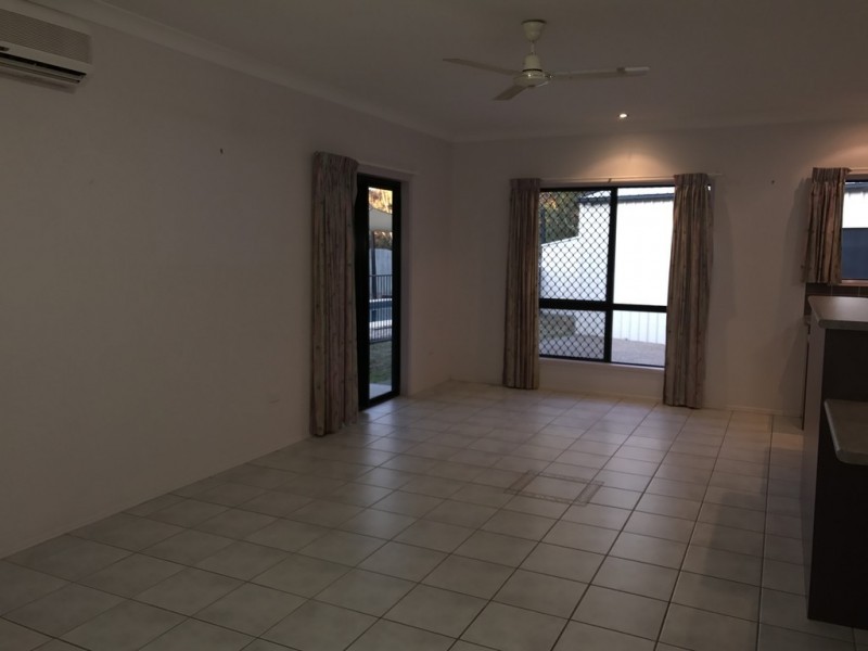 7 Ella Court, Mount Louisa QLD 4814