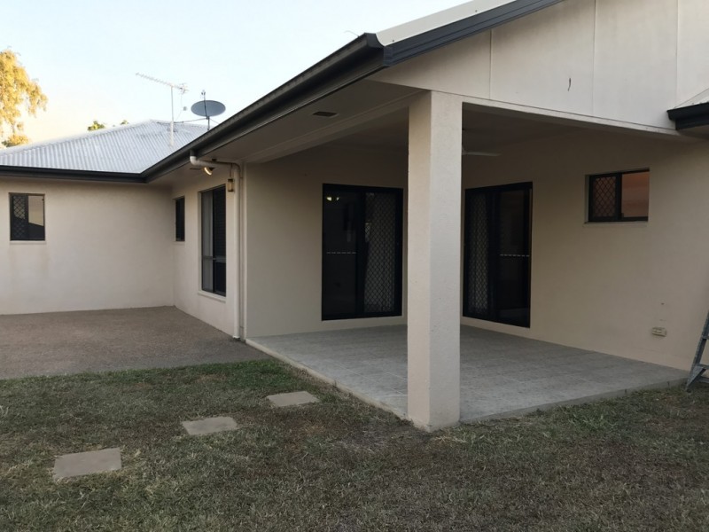 7 Ella Court, Mount Louisa QLD 4814