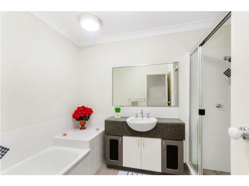 12 Sheerwater Parade, Douglas QLD 4814