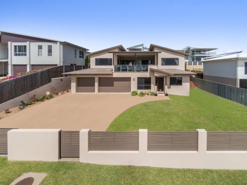 5 Cashell Crescent, Bushland Beach QLD 4818