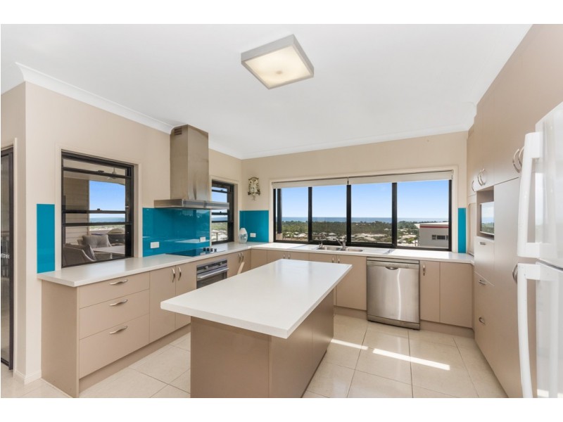 5 Cashell Crescent, Bushland Beach QLD 4818