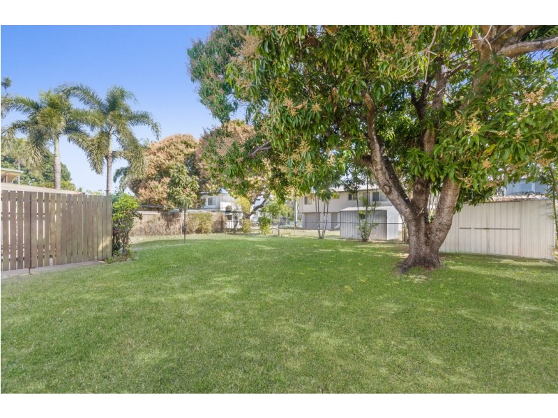 7 Verhoeven Drive, Douglas QLD 4814