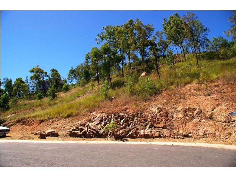 15-17 The Point, Castle Hill QLD 4810